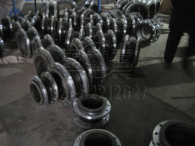 香港新界火炭異徑橡膠接頭組裝現(xiàn)場圖