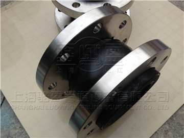 耐油可曲撓橡膠接頭能夠適應(yīng)哪種管道運(yùn)行環(huán)境